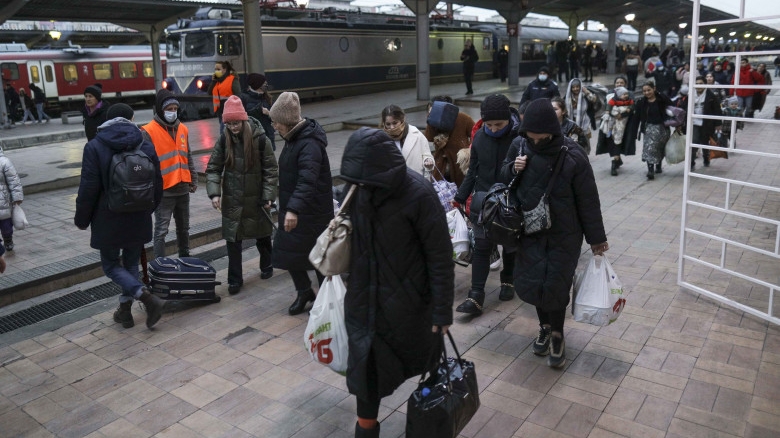 Gestul fabulos făcut de o bătrânică din Ucraina, după ce i-a fost oferită mâncare în Gara de Nord