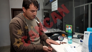 A platit amenda de 1.000 de lei cu monede de 5 bani