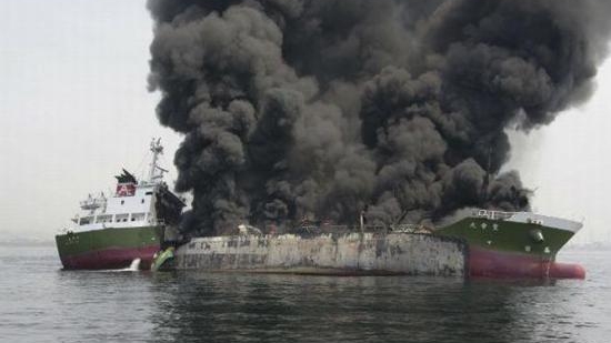 Peste 70 de morţi şi sute de răniţi, după ce un tanc petrolier a explodat