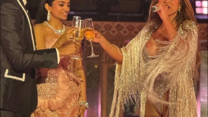 Jennifer Lopez a luat o sumă fabuloasă în weekend! India a fost mai mult decât darnică cu artista