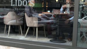EXCLUSIV. Lido’s Brasserie & Bar, asaltat de vedete încă din primele zile! Boss-ul Mohammad Murad l-a avut alături pe...