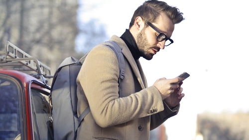 Ce "țeapă" a luat un bărbat din Ploiești, care, după 15 ani, a renunțat la abonamentul Vodafone și a trecut la Orange