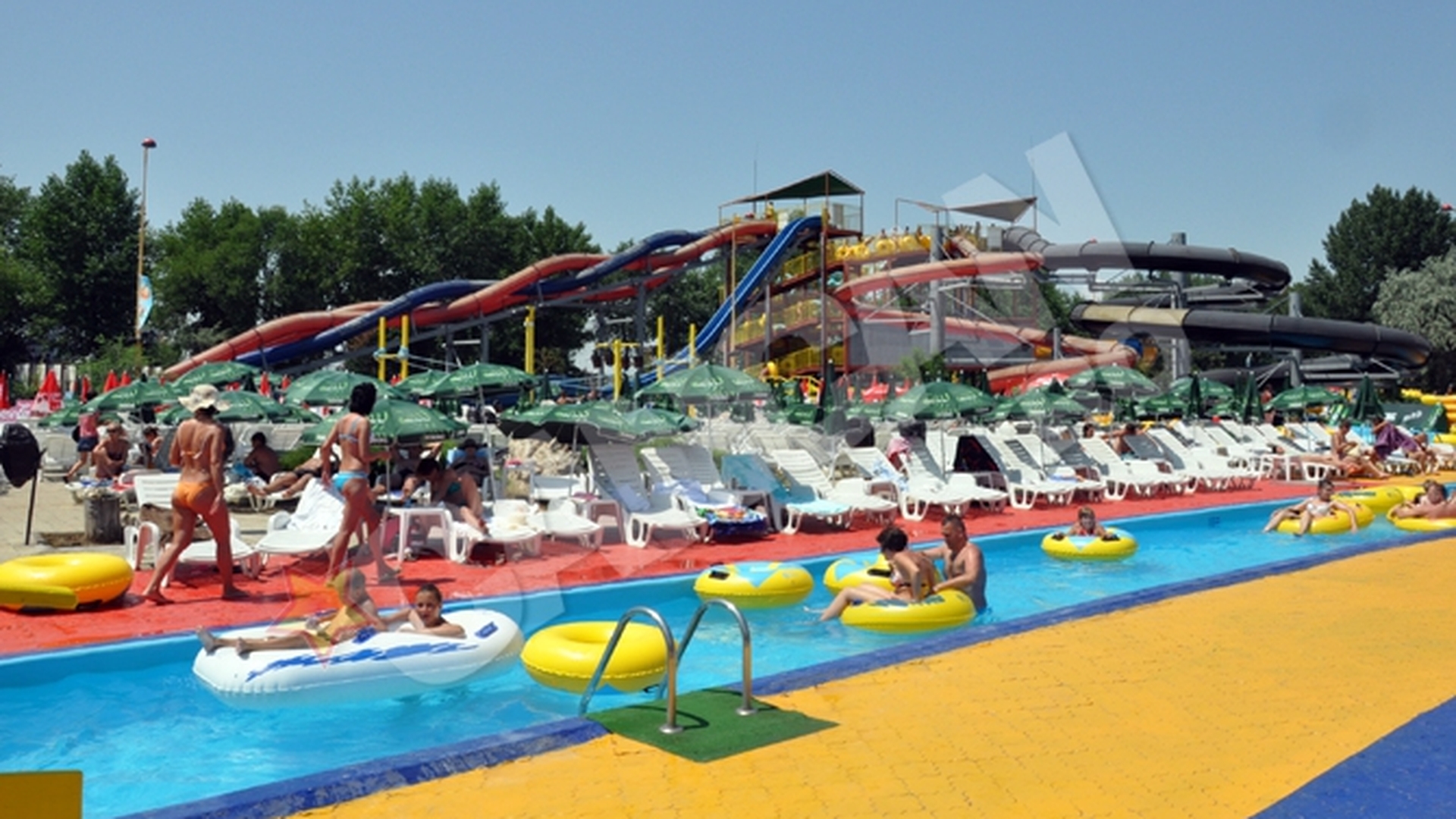 Distractia de la Ibiza se muta la Aqua Magic din Mamaia