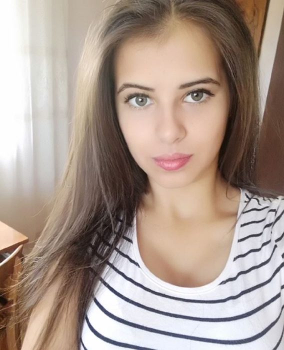 Ea este tânăra găsită moartă într-un apartament din Timişoara. Andreea era studentă la Medicină şi avea toată viaţa în faţă