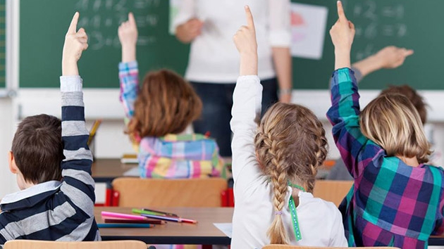 Compunerea unui elev, virală pe internet! Vezi ce a putut scrie un copil din Brăila despre vacanţa de vară!