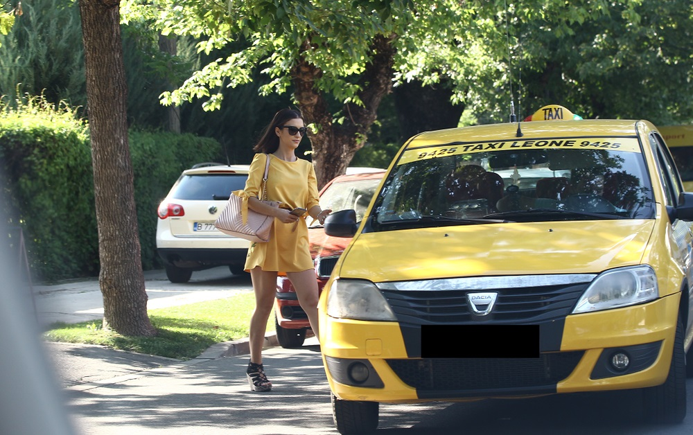 Sexy-puicuța care i-a ținut companie ”frumușelului” Biancăi