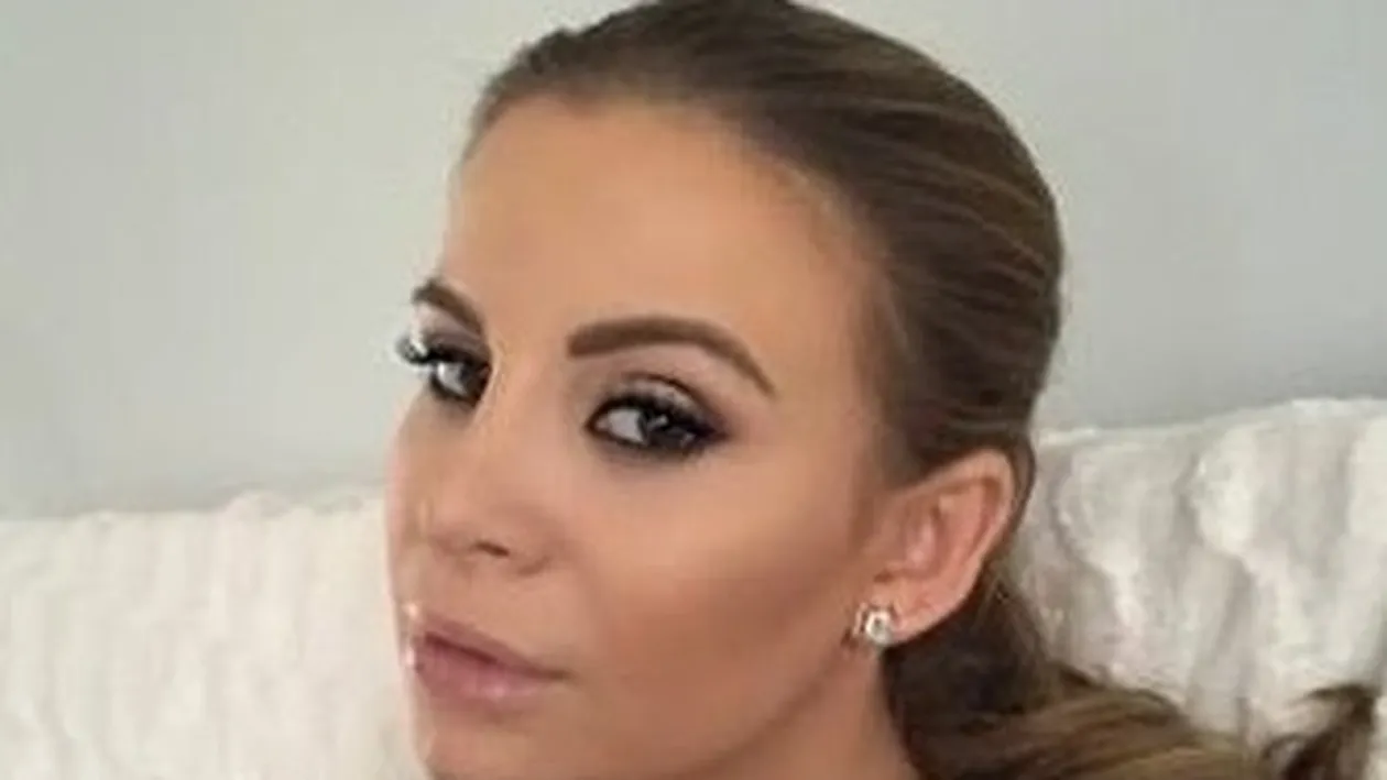 Marina Dina, imagini adorabile cu gemenii! Pe Aria a fotografiat-o în timp ce dormea, iar pe băieţel în timp ce stătea cuminţel la pieptul ei