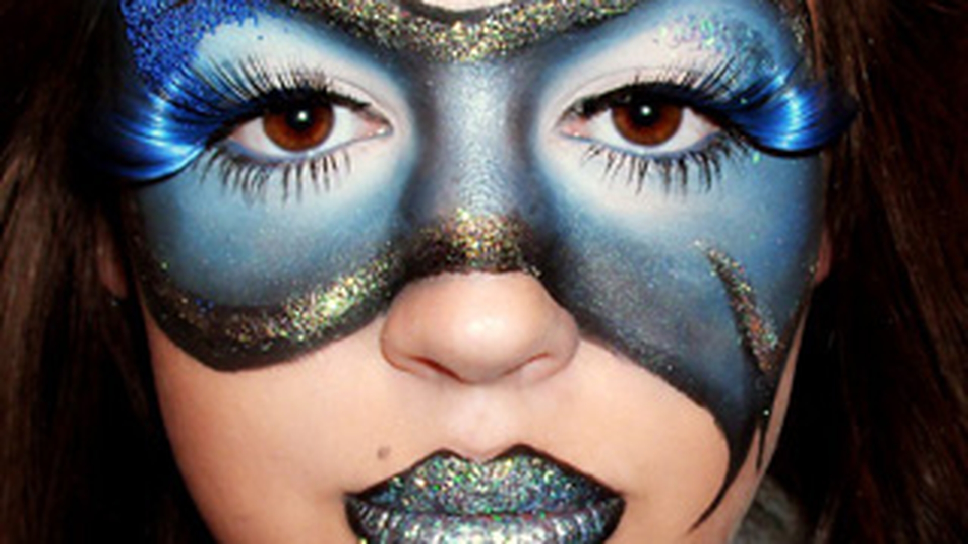 Art make-up pentru petreceri cum n-ai mai vazut! Ai curaj sa te machiezi asa de Revelion?
