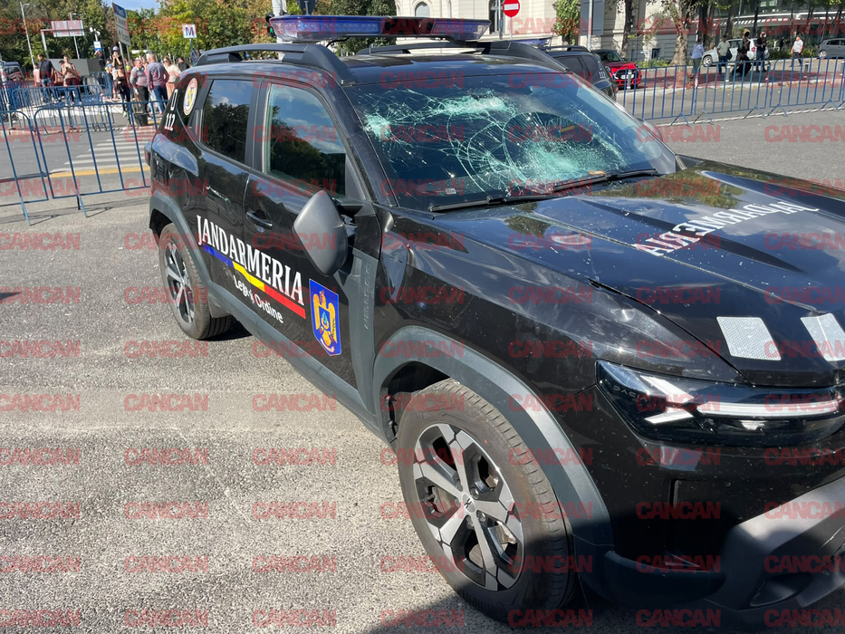 Haos în Piața Victoriei! Jandarmii au intervenit de urgență, iar Guvernul face apel la calm
