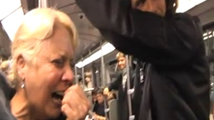 VIDEO N-ai sa vezi asa ceva la noi: epidemie de ras! O blonda a reusit sa molipseasca un metrou intreg cu hohotele ei isterice!