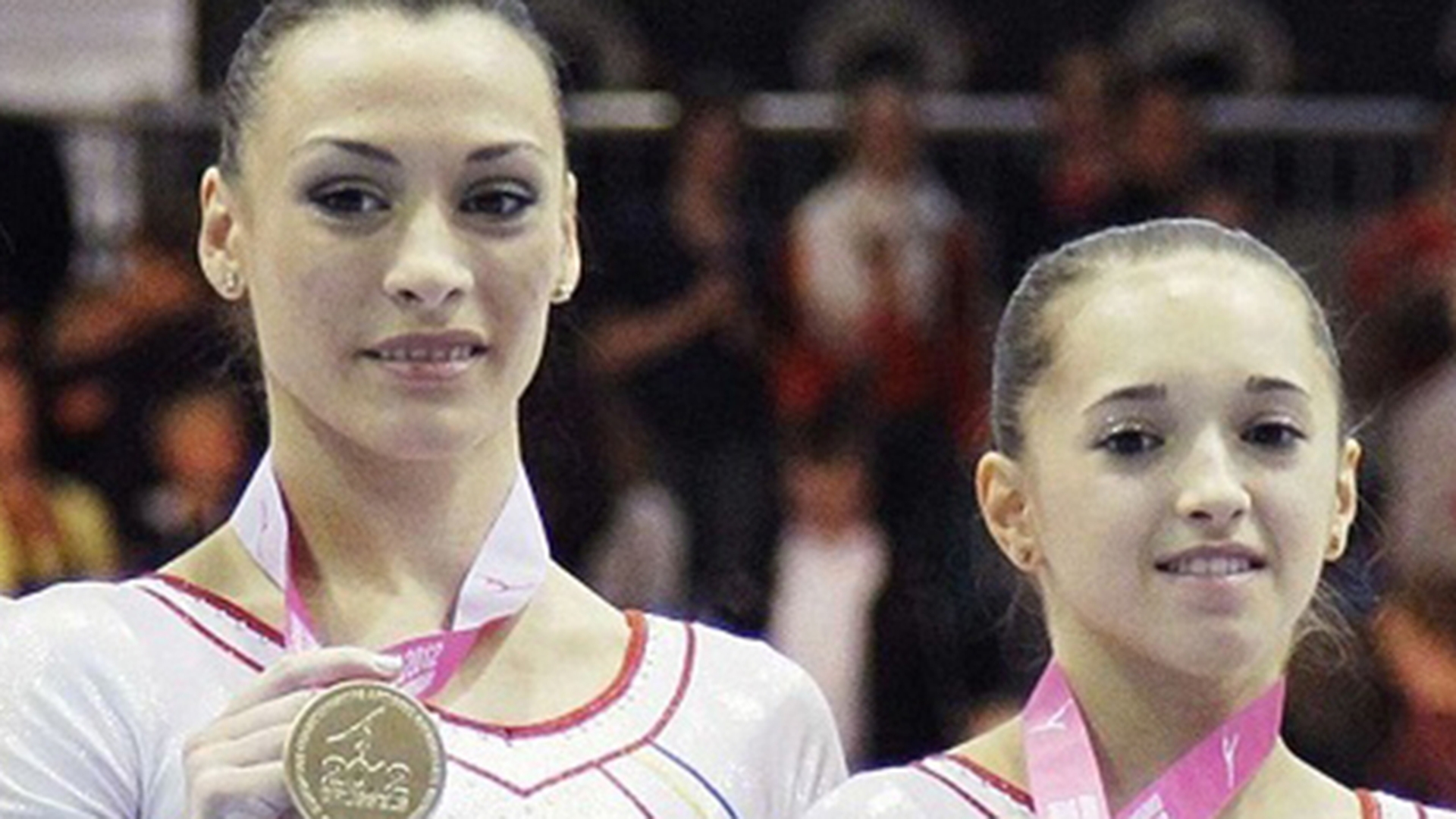 In ce conditii MIZERE traiesc Ponor, Iordache si celelalte gimnaste! Imagini in premiera din dormitorul fetelor de la Deva!