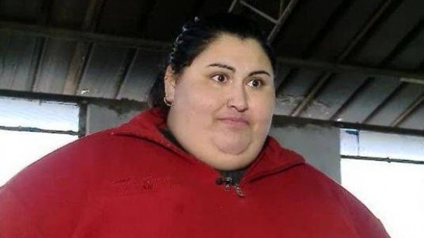 Cea mai grasă femeie din România nu este deloc cuminte. „Cam schimbă bărbaţii…” Cine îi creşte copiii