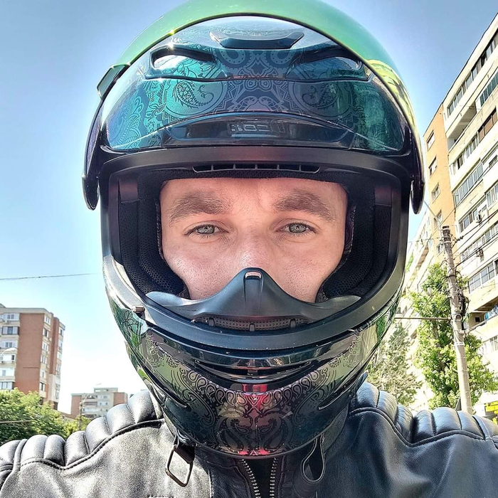 Andrei și-a pierdut viața după ce motocicleta pe care se afla a fost acroșată și proiectată în stâlp de mașina condusă de iubita lui foto: Facebook