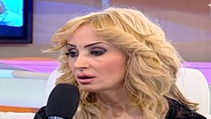Daniela Gyorfi intră in reparaţii capitale. Vrea să meargă la doctorul lui Luciu, dar nu are curaj să-şi facă injectii in faţă