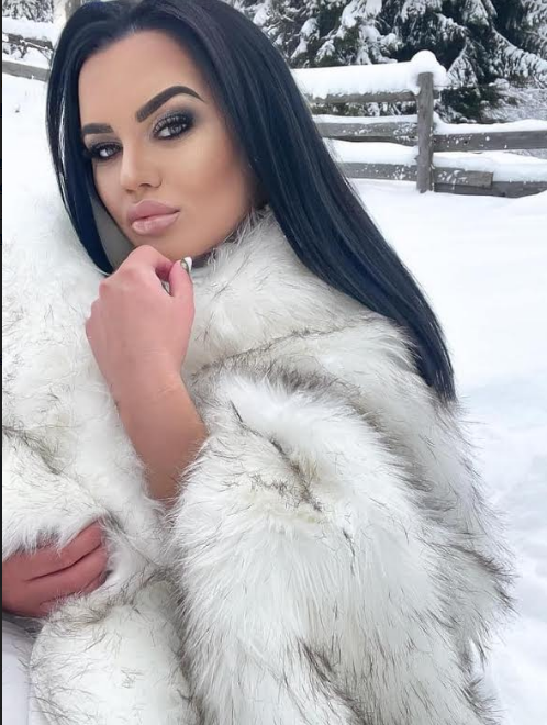 Carmen de la Sălciua, din nou numărul 1 în România! Cu ce piesa a dat lovitura VIDEO
