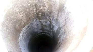 Misiune de salvare. Bătrân căzut într-o fântână din Dâmbovița. FOTO