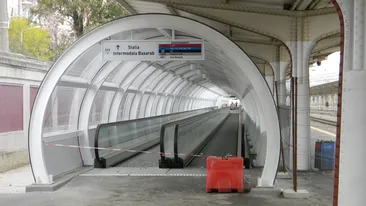 Trotuarul rulant de la Pasajulo Basarab este gata. Vezi aici cum arata!