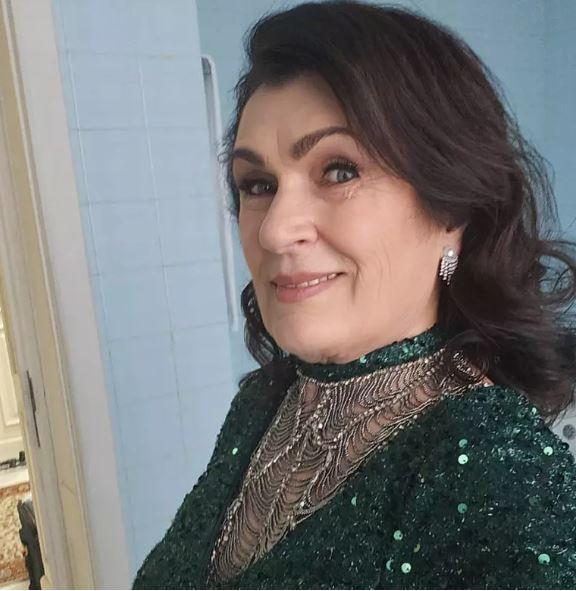 Cum au apărut mama și fratele Monicăi Bîrlădeanu la nunta ei cu Valeriu Gheorghiță. Părintele zici că e sora actriței, nu glumă!