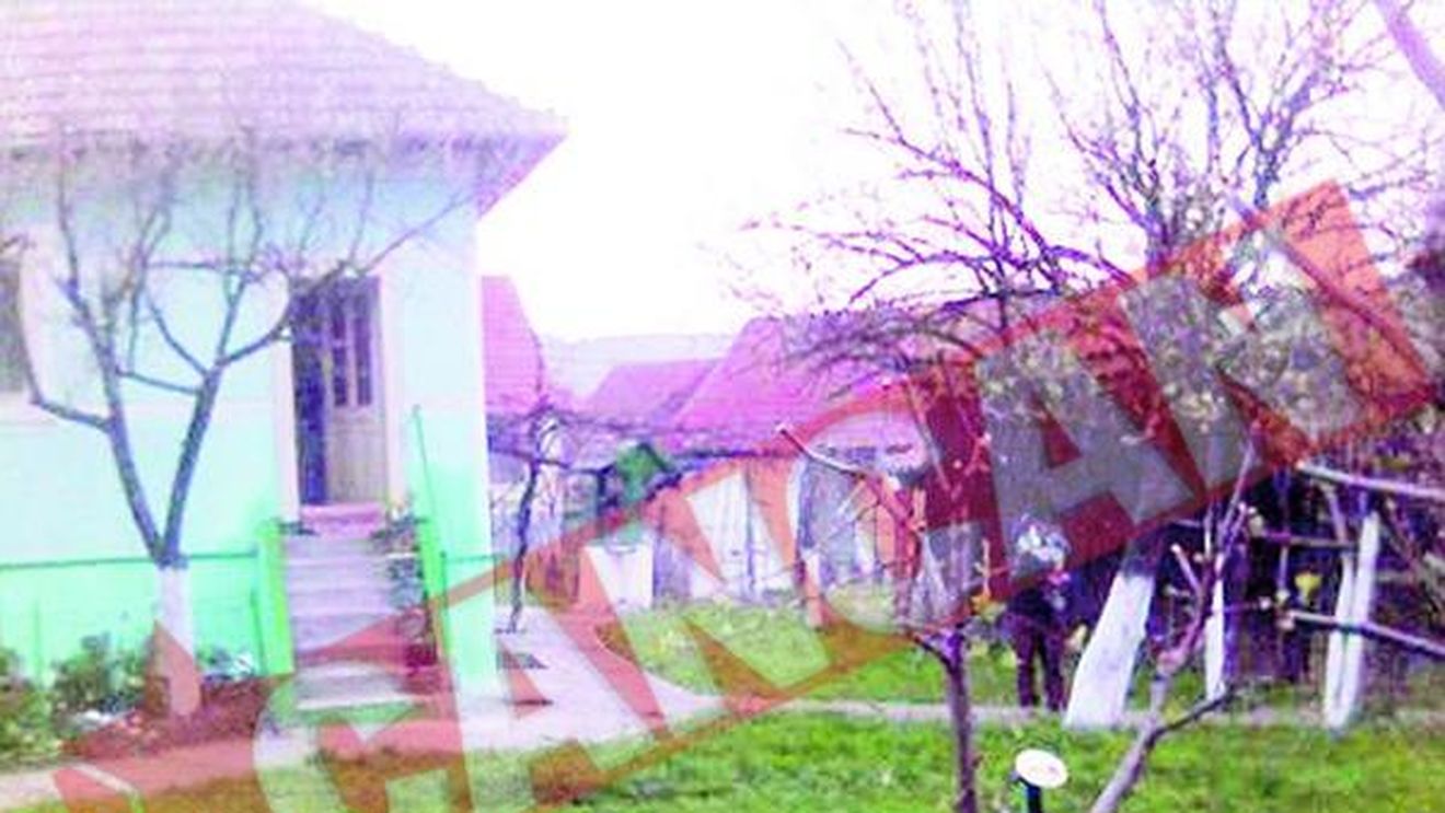 S-a spanzurat sub ochii fiicei sale