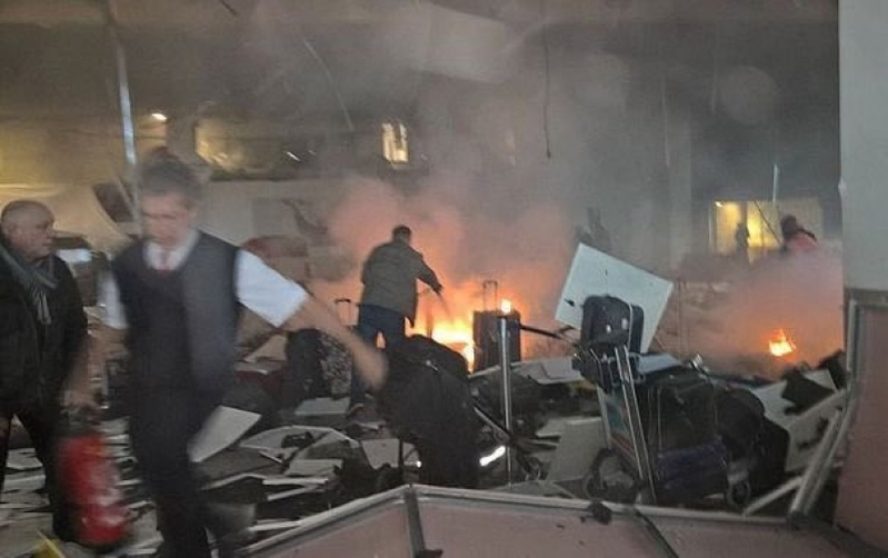 Un român a fost rănit în atentatele de pe aeroportul Ataturk