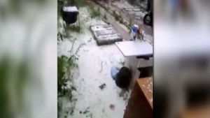 VIDEO |  Dezastru după o furtună cu grindină în Dolj! Localnicii credeau că a venit iarna