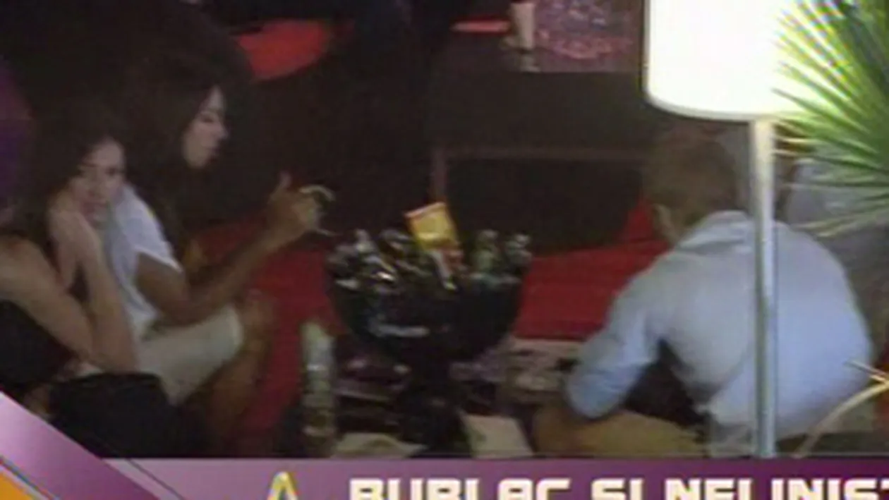 VIDEO Necazuri in Paradis? Bogdan Cervenschi si noua lui iubita se ignora reciproc la un eveniment monden