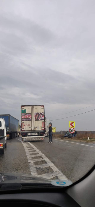 Accident înfiorător în apropiere de Craiova! Doi soți au murit, după ce mașina lor s-a izbit de un tir