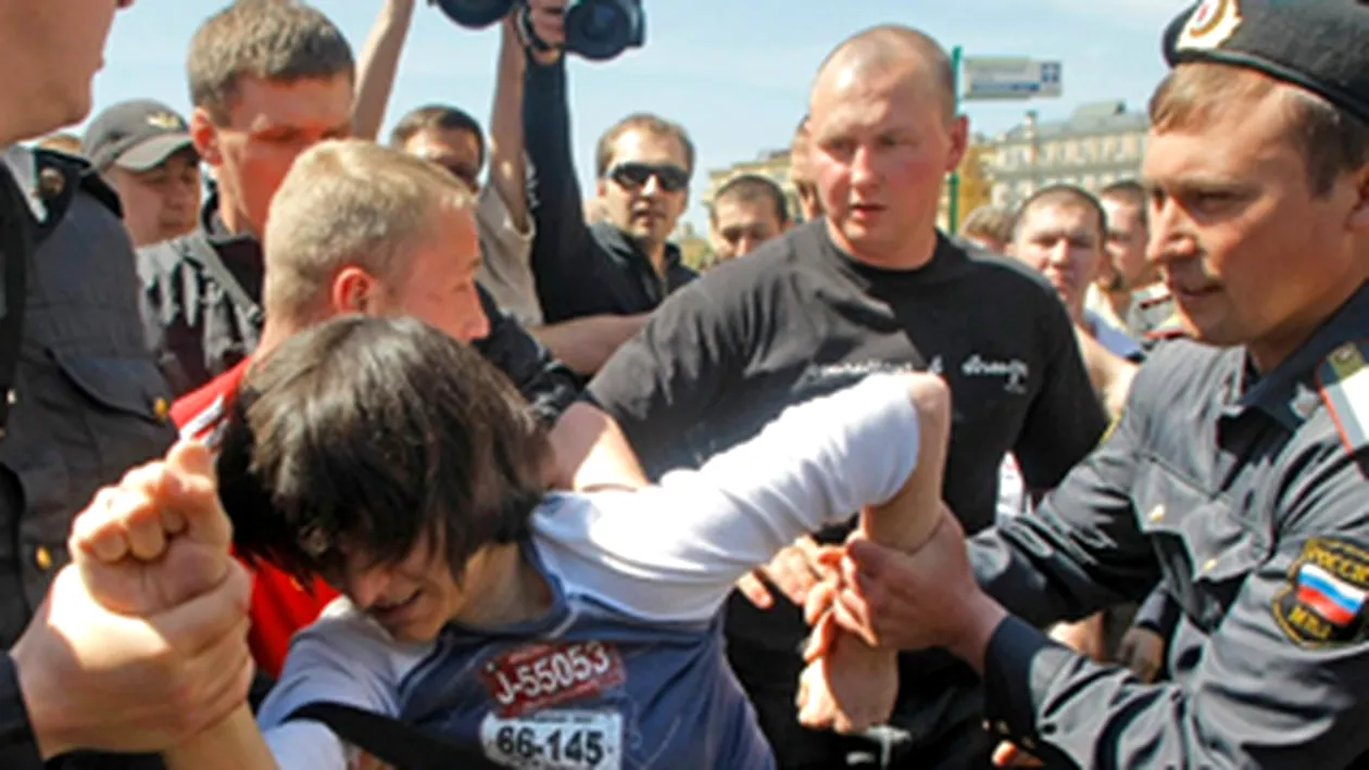 Zeci de simpatizanti ai opozitiei ruse, arestati la Moscova