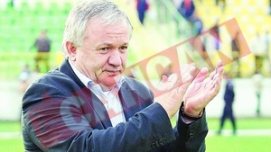 Porumboiu isi trimite fotbalistii in barlogul federatiei