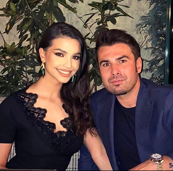 Adrian Mutu și Sandra s-au căsătorit în 2016, iar un an mai târziu au făcut nunta pe o plajă din Cuba