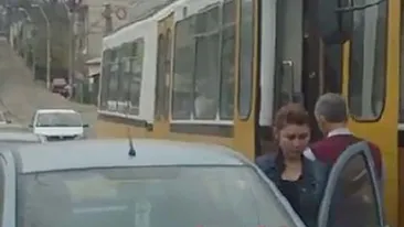 Gafa COLOSALA a unei femei din Iasi! Nici n-ar trebui sa urce vreodata intr-o masina, ce sa mai zicem de condus! Ce a facut