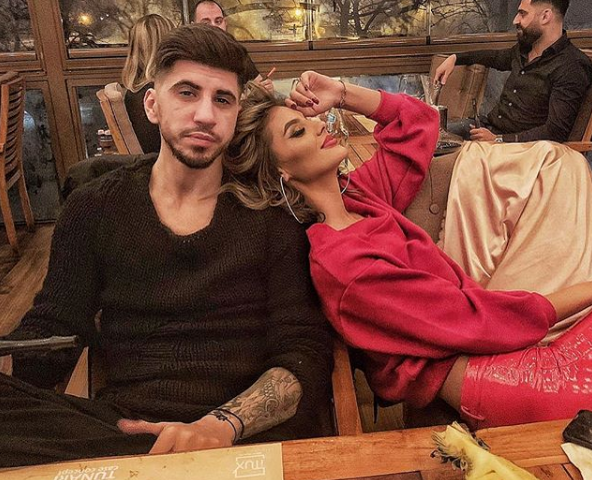 Bogdan și Ramona la restaurant