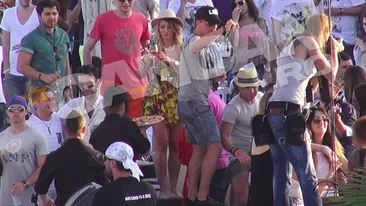 Demonstratie de tupeu! Delia a baut vin jumatate de zi la o petrecere pe plaja, apoi s-a urcat la volan!