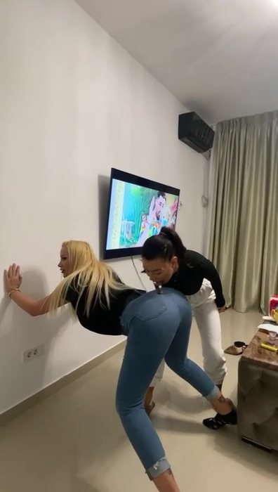 Ana Mocanu și Simona Trașcă, ”body shot” în dormitor!