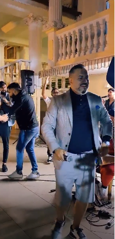 Marcel Pavel a făcut show pe ritmuri de manele, sub privirile lui Sorinel Puștiu