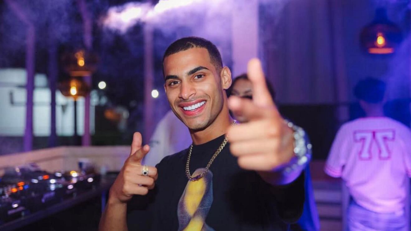 A avut nevoie de 75 de zile de îngrijire medicală după ce a fost bătut de Gheboasă, dar cântărețul scapă basma curata pentru că faptele s-au prescris