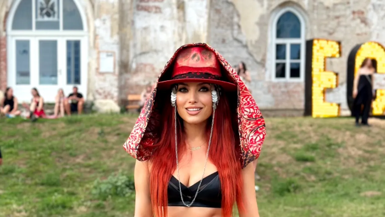 Elena Gheorghe, show de senzație la Electric Castle! Publicul a dansat și a cerut bis: “M-am bucurat enorm să văd publicul dansând în hore și cântând alături de noi”