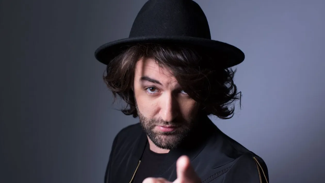 Smiley s-a reprofilat! A cântat muzică lăutărească la o nuntă. Ce artiși i-au fost alături