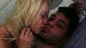 Ce bine arata soacra Andei Adam! Mama lui Catalin Tira adora sa se pozeze in ipostaze sexy, la fel ca si artista