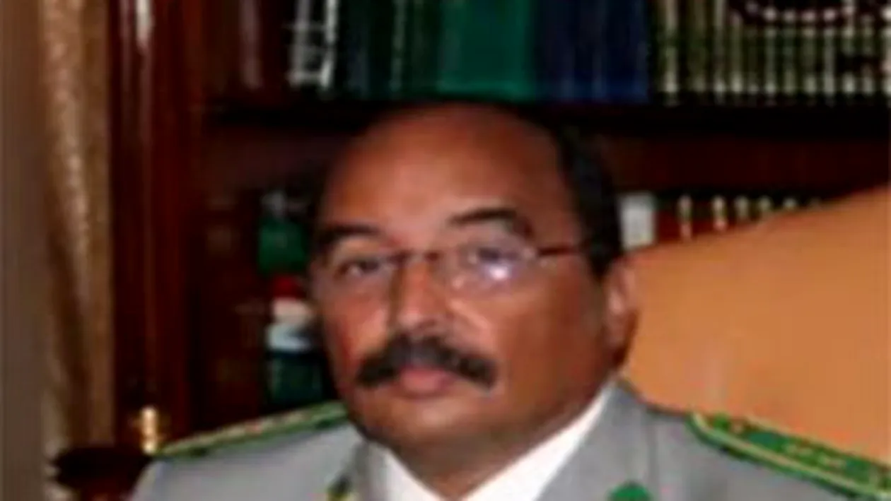 Ca-n filmele cu prosti! Presedintele Mauritaniei a fost impuscat din greseala de garzile lui