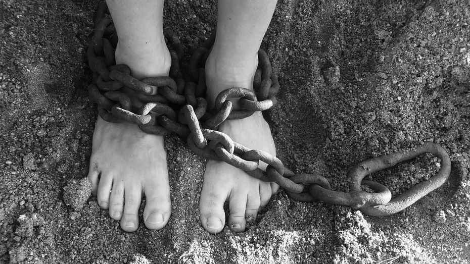 Au trecut 14 ani de la cazul care a oripilat România! Ce s-a întâmplat cu copiii ținuți în lanțuri de părinți