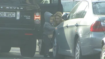 VIDEO Cristina Rus si-a descoperit iubirea vietii. Vezi cine o insoteste pe artista la restaurant si la plimbare toata ziua