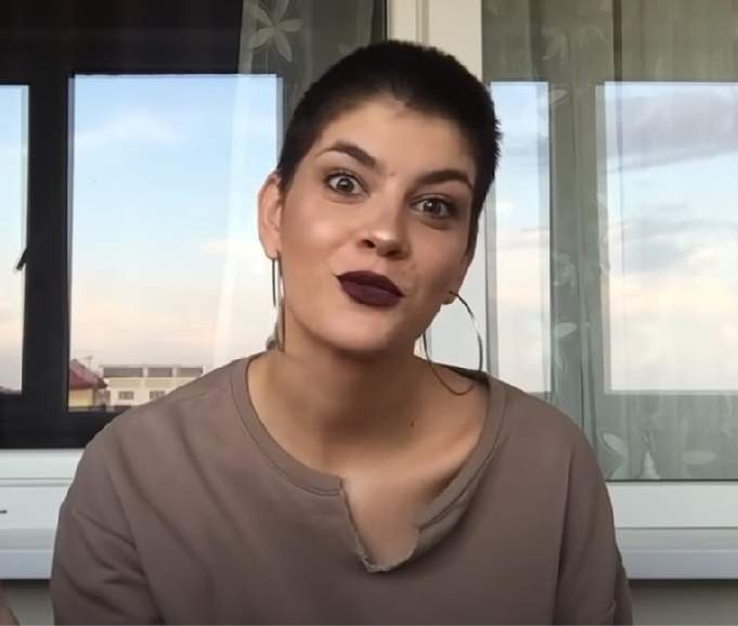 Cum arăta Laura Giurcanu cu părul ras în cap. Influencerița a avut parte de multe schimbări în adolescență