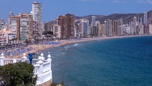 Cât costă un apartament în Spania, la malul Mediteranei. Se vând cu miile