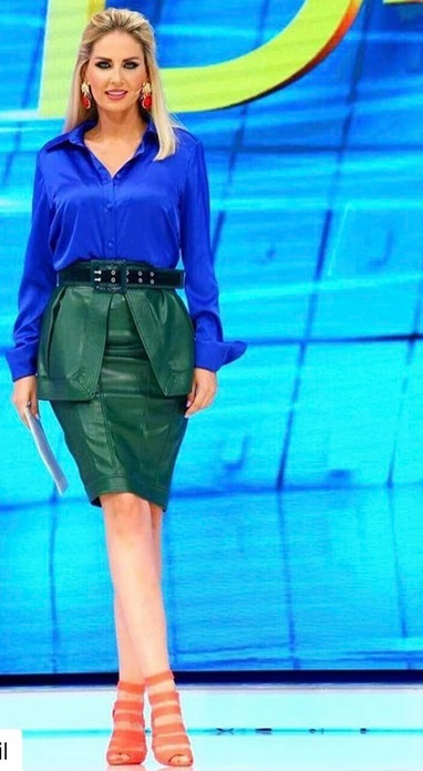 Andreea Bănică, transformare de stil vestimentar după ce a devenit prezentatoare la ”Bravo, ai stil!”