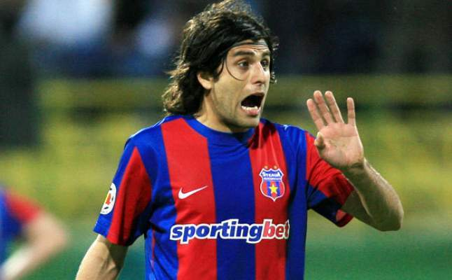 Îl mai ţii minte pe Juan Carlos Toja, jucătorul care „rupea” cluburile din Bucureşti pe vremea când juca la Steaua? Cum arată acum. Schimbarea lui este radicală