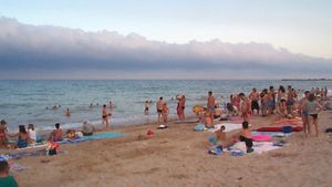 Ce s-a întâmplat în această după-amiază în Vama Veche! Opt turişti au fost în pericol
