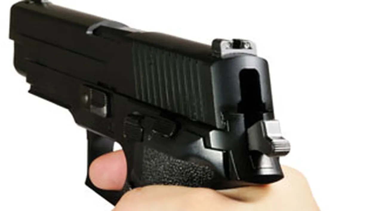 Un barbat gelos si-a ucis iubita si fiica de patru ani pentru ca l-a inselat pe Facebook