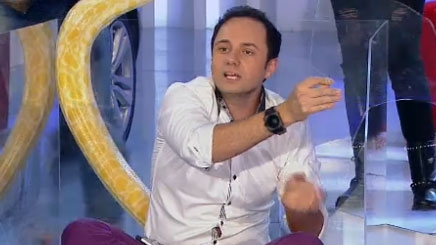 Cătălin Măruţă a trecut prin încercarea vieţii! A trebuit să stea într-un acvariu cu un şarpe uriaş! Ce a putut să facă de frică!