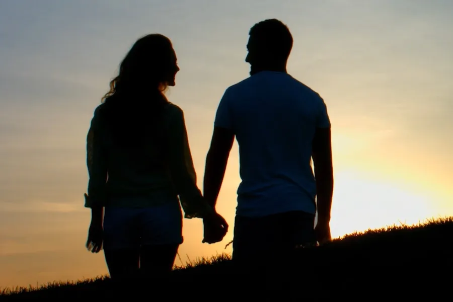 Șansele de a forma un cuplu pot apărea de unde te aștepți mai puțin (Foto: Captură video)